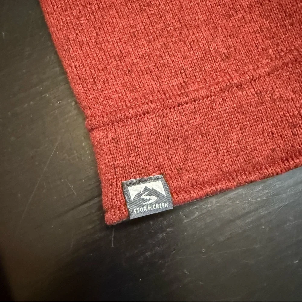 Storm Creek Men's‎ XL Red Sweater